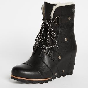 Sorel Joan of Arctic Wedge Winter Boots - Size 8 - Black/Sherpa Interior